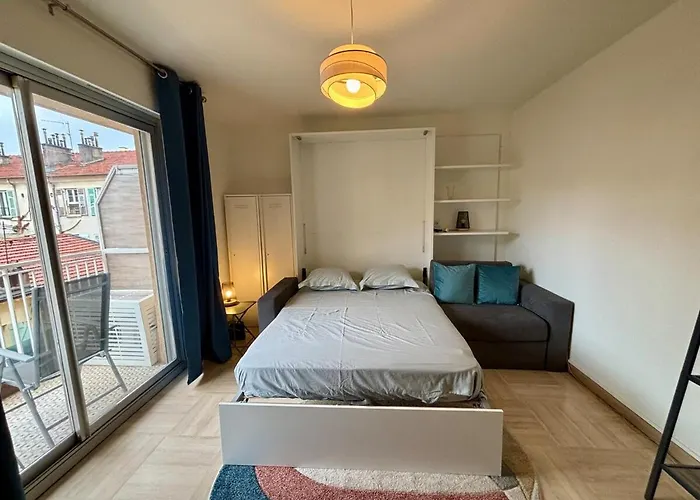 Cozy With Balcony Close To Garibaldi شقة نيس