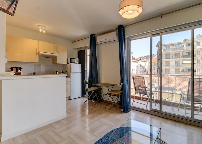 Apartmán Cozy With Balcony Close To Garibaldi Nice