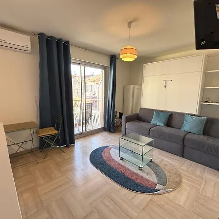 Cozy With Balcony Close To Garibaldi Apartament Nicea