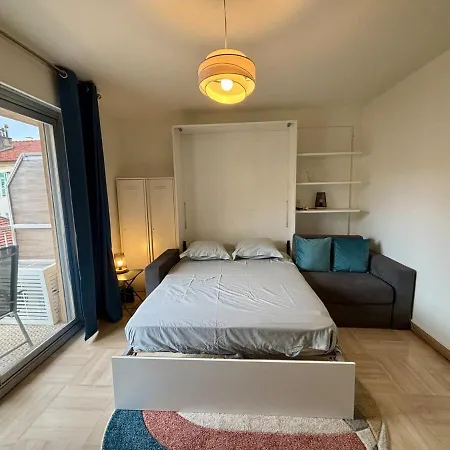 Cozy With Balcony Close To Garibaldi Apartament Nicea